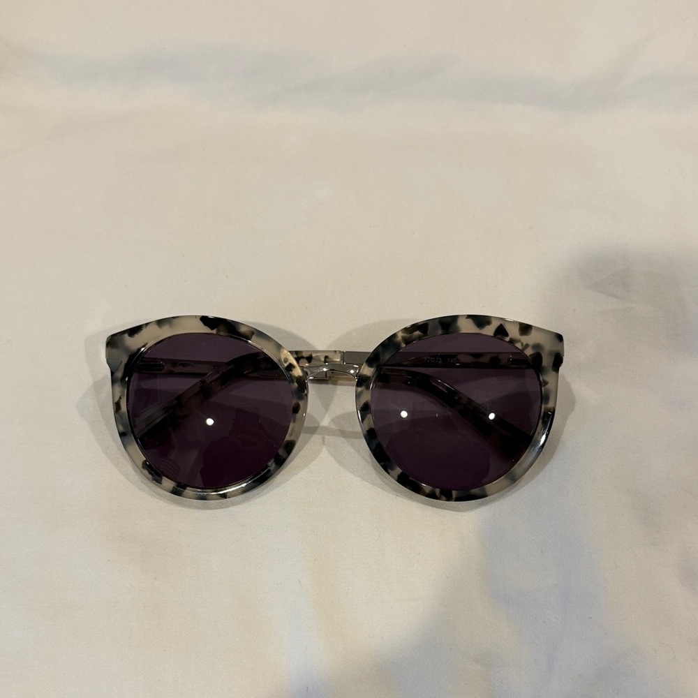 O by OSCAR DE LA RENTA sunglasses